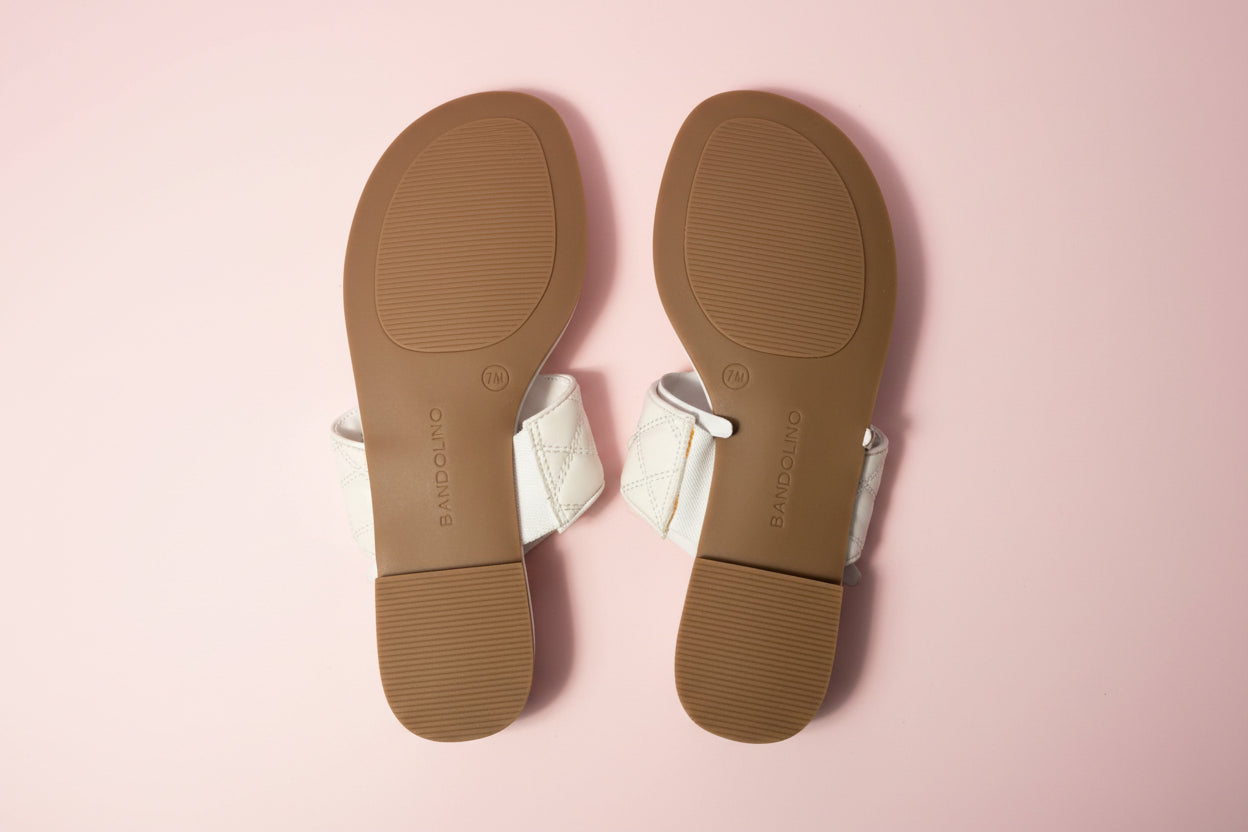 NEW!! Bandolino Kyliyn 3 Size 8.5M Women's Sandals