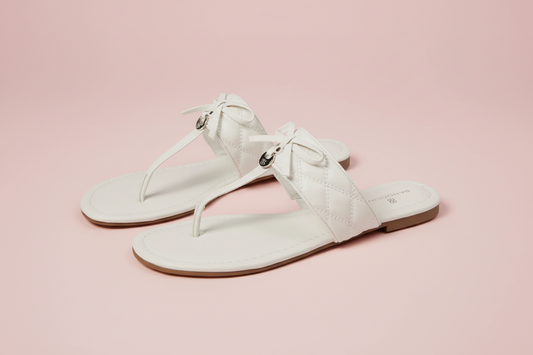 NEW!! Bandolino  Kyliyn 3  Size 7.5M Women's Sandals