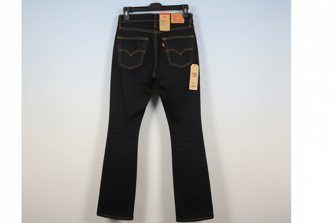NEW!! Levi’s Women  High- Rise Bootcut Slim Jeans  Size 27x32