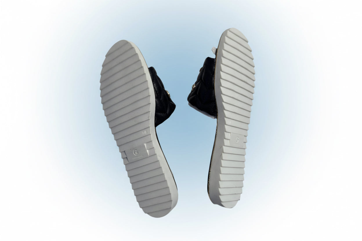 NEW!! GBG Los Angeles Sandals 7