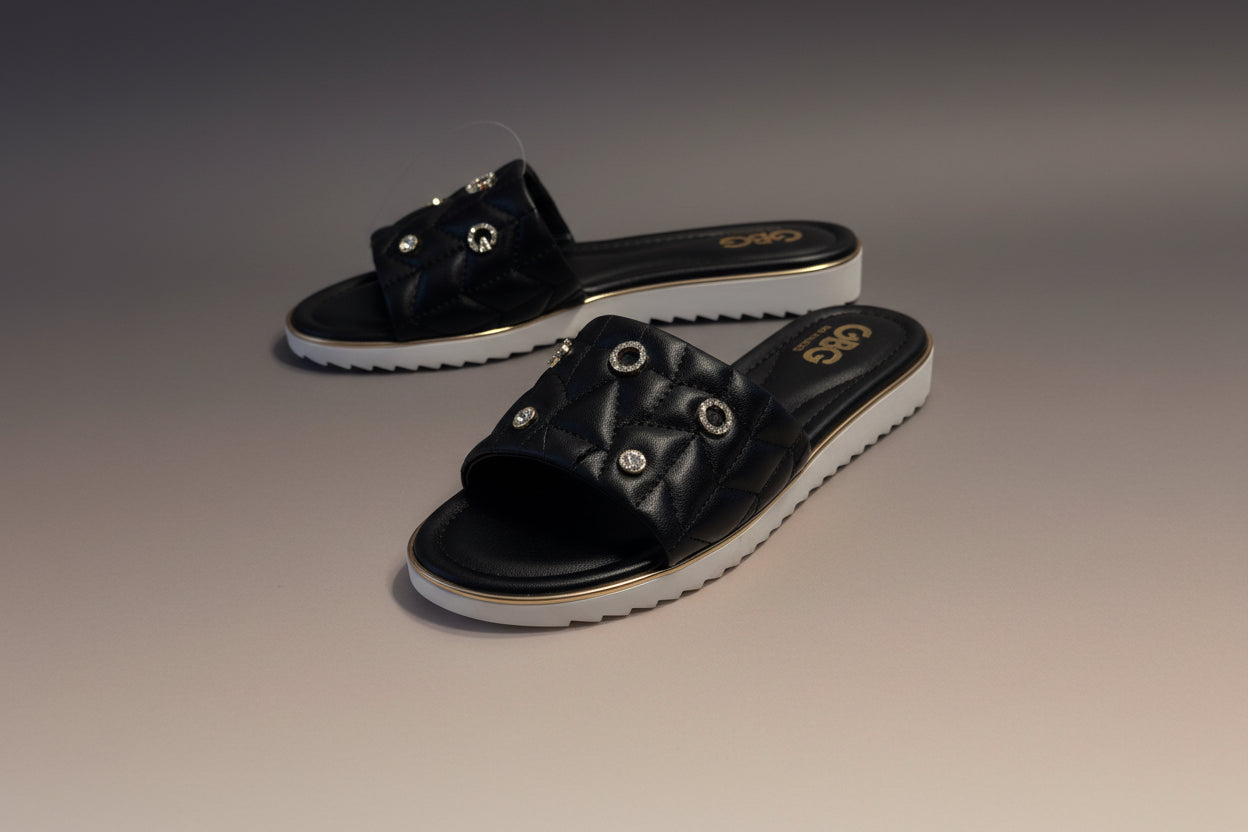 NEW!! GBG Los Angeles Sandals (8.5)