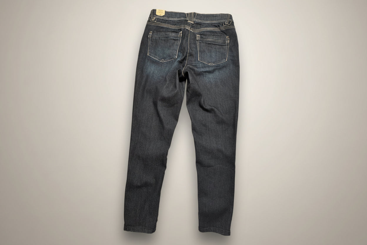 NEW!! Authentic Women Mid Rise Ankle Length Jeans Size (12)