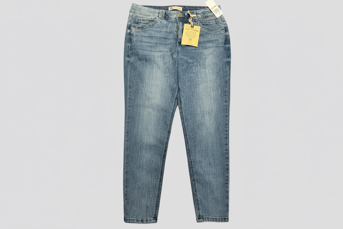 NEW!! Authentic Women MidRise Ankle Length Jeans (12)